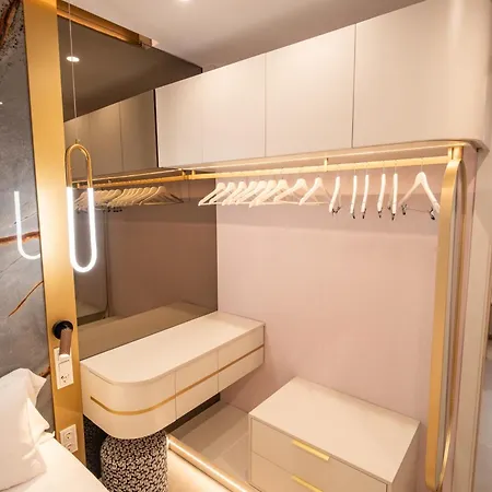 Mare Prive - Luxury Jacuzzi Suite, Carvajal Beach, By Alohamalaga * Fuengirola